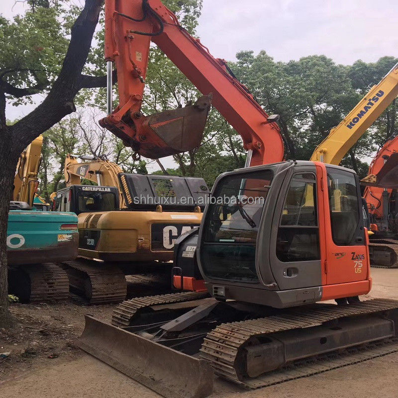 Máy đào mini Hitachi75US cũ để bán Máy đào nhỏ Hitachi75US cũ trong tình trạng tốt