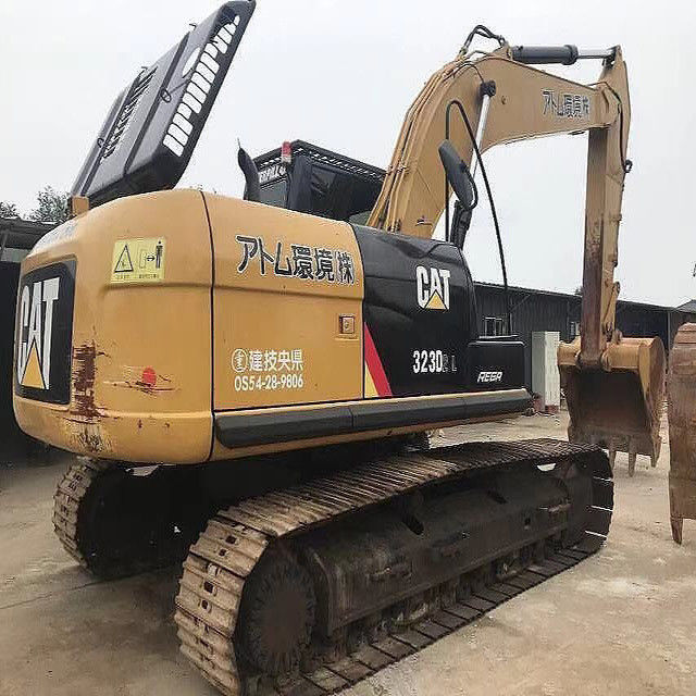 Máy thợ đào cũ CAT323 để bán trong tình trạng tốt,giá tốt thợ đào cũ