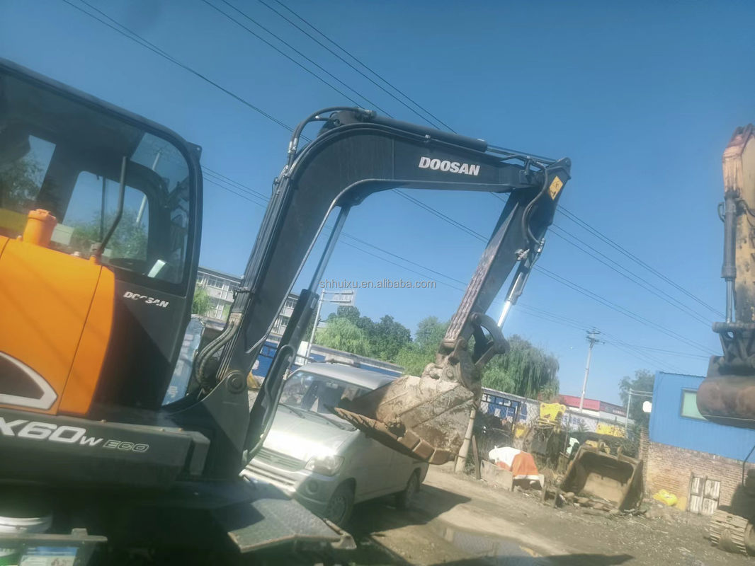 Doosan bán hàng nóng Máy đào lùn doosan dh60-7/ Máy đào mini sử dụng Doosan DX60W Giá rẻ