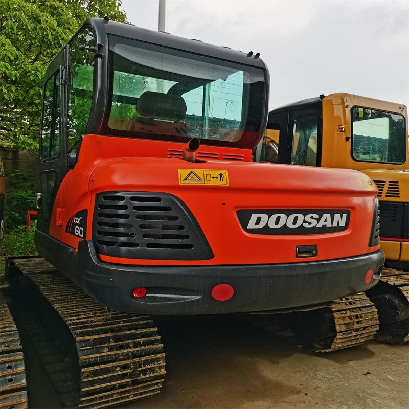 Doosan bán nóng bán tốt máy đào cũ Doosan DX60W máy đào bánh xe