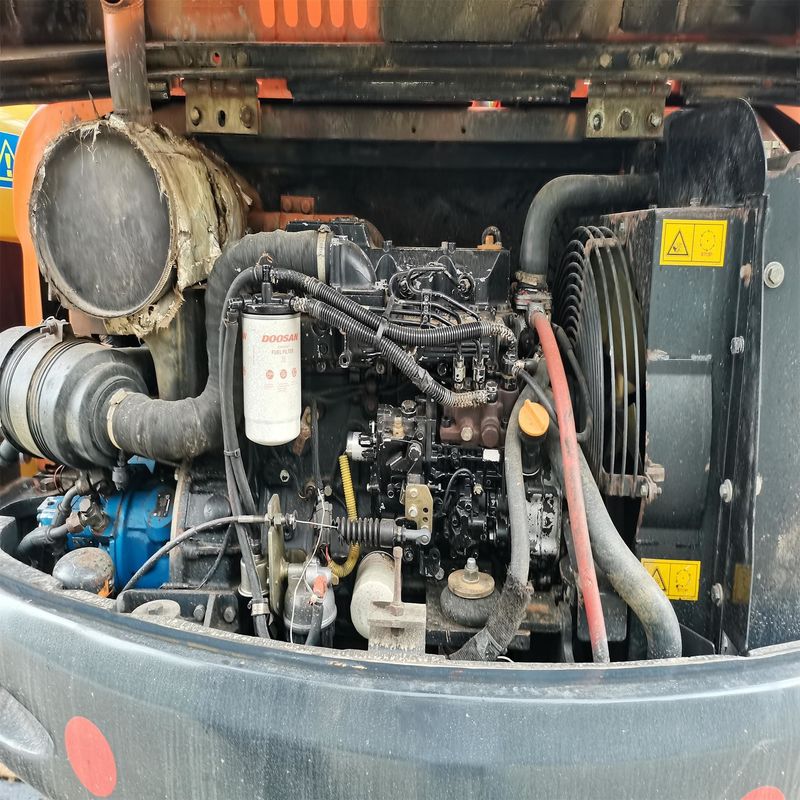 Doosan bán nóng bán tốt máy đào cũ Doosan DX60W máy đào bánh xe
