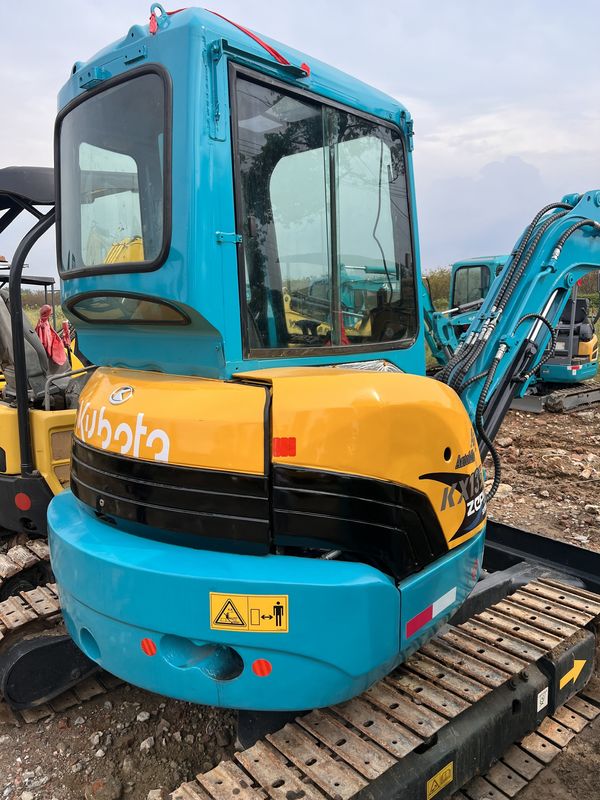 thợ đào cũ kubota135/công dụng máy đào mini Kubota 135 giá rẻ bán