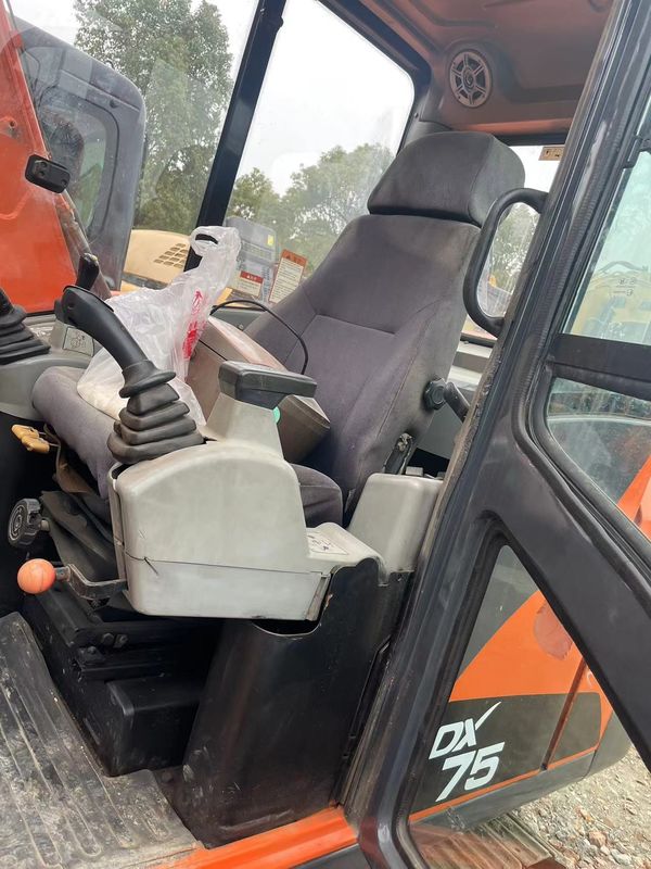 Máy đào mini sử dụng Doosan DX75 máy đào nhỏ sử dụng máy móc 6 tấn máy đào đất tay máy đào nhỏ