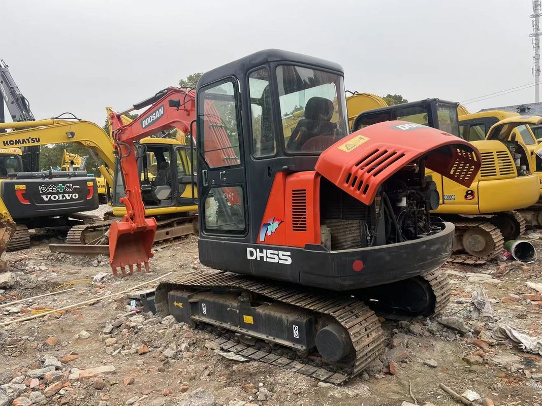 Máy đào tay hai Crawler chất lượng cao với giá thấp sử dụng Doosan55 bán máy làm đường