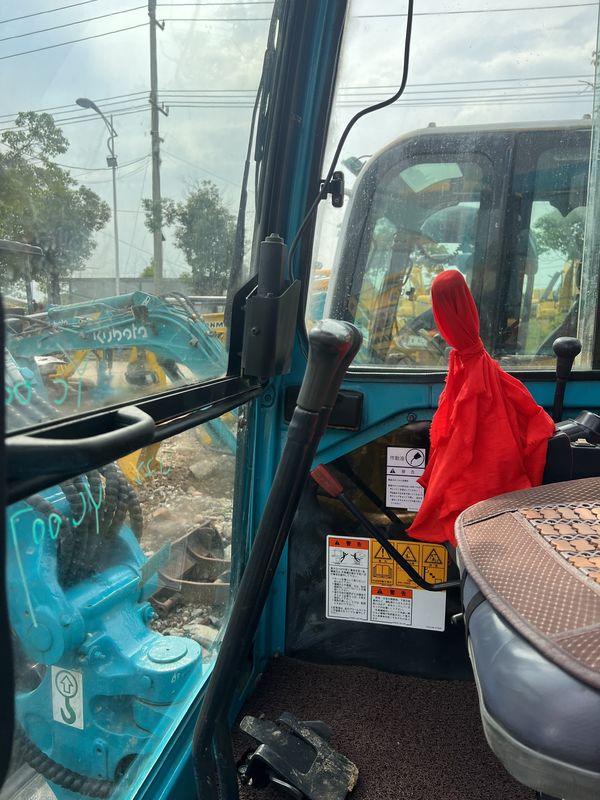 Máy đào màu nguyên bản sử dụng Kubota 135 Máy đào mini cũ 13500KG