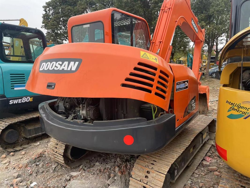 thợ đào thợ đào cũ/ chất lượng tốt nhất sử dụng doosan75 nguồn gốc Hàn Quốc sử dụng thợ đào mini Doosan75