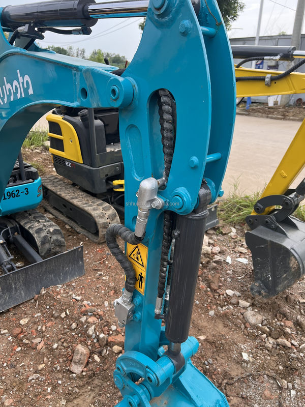 Thời gian làm việc thấp máy móc đường bộ Kubota U17 thợ đào sử dụng với động cơ chất lượng cao và bơm thợ đào giá rẻ thợ đào sử dụng crawler