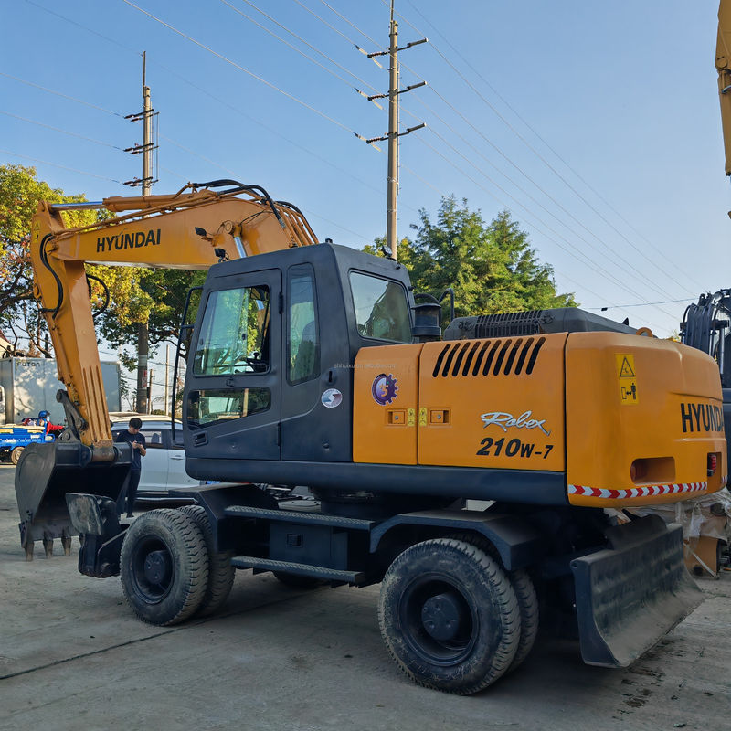 2.1m3 Capacity Bucket Used Wheel Excavator Chiếc máy đào xe cũ Hyundai 210 7