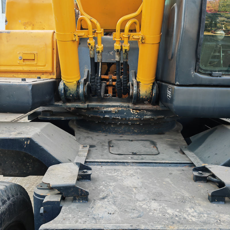 2.1m3 Capacity Bucket Used Wheel Excavator Chiếc máy đào xe cũ Hyundai 210 7
