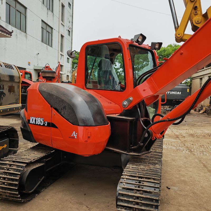 sử dụng thợ đào kích thước trung bình kubota185/sẵn sàng để vận chuyển thợ đào cũ Kubota 185 bán
