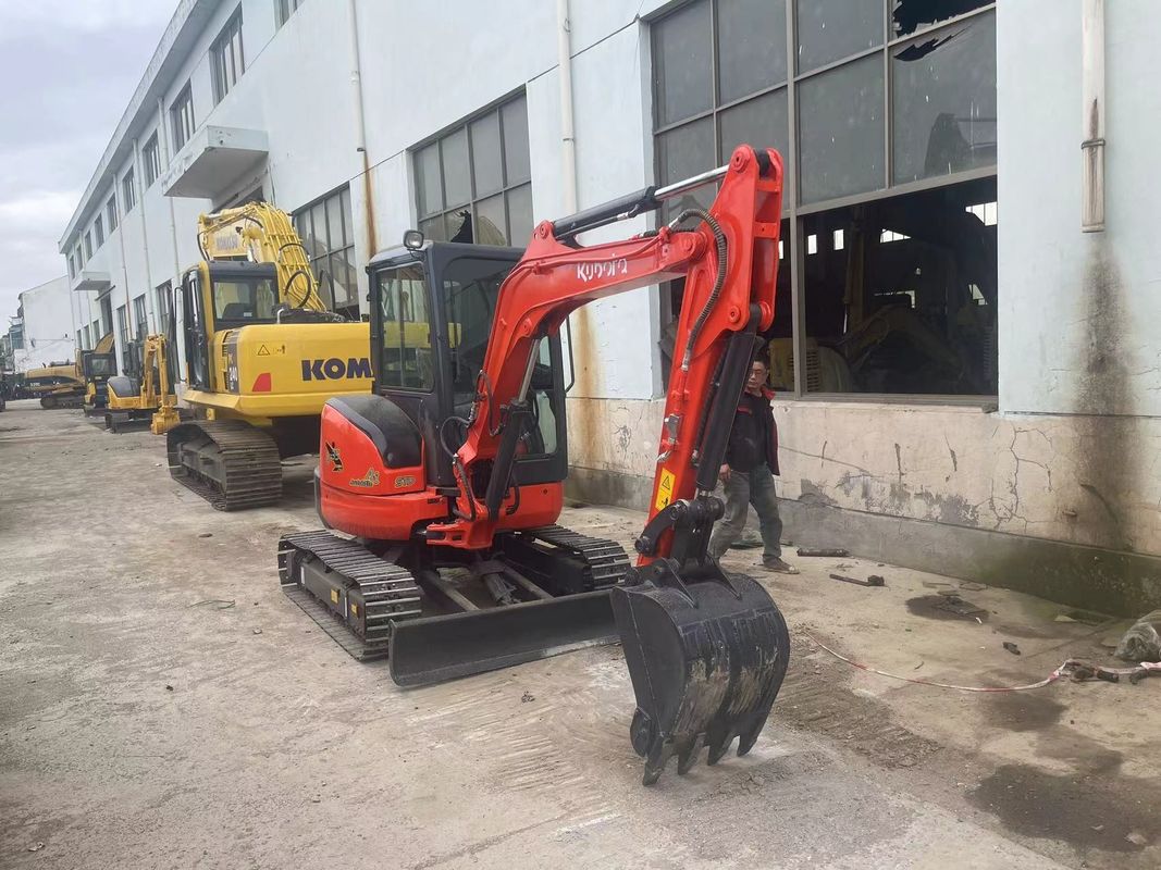 Màu đỏ Máy đào mini Kubota U35 Máy đào cũ