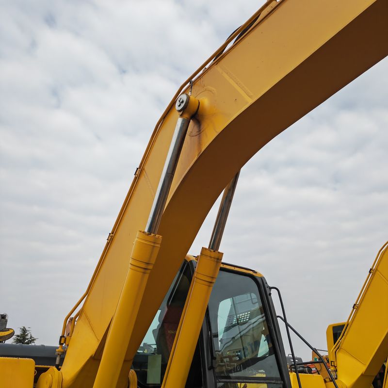 sơn gốc sử dụng máy đào komatsu pc240-8/động cơ công suất cao sử dụng komatsu pc240-8