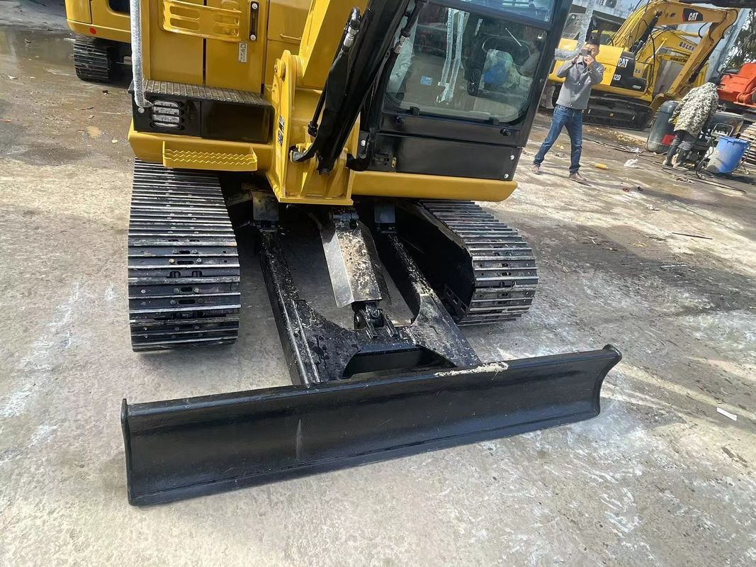 Cải thiện hiệu quả làm việc và linh hoạt máy đào mini sử dụng CAT 305.5 cho bán