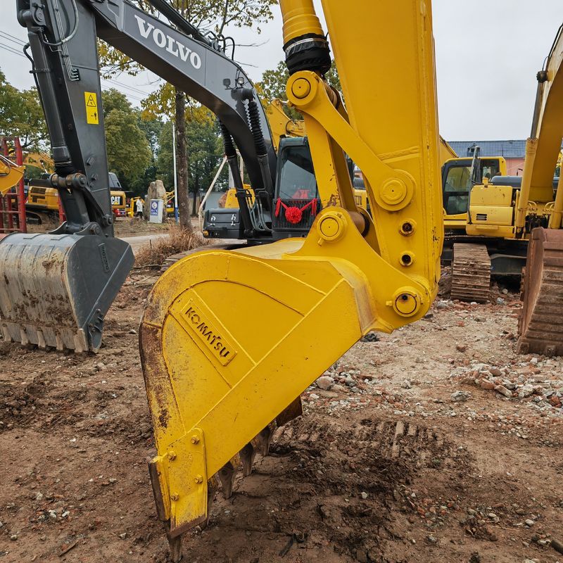 Màu gốc máy đào crawler cũ Komatsu pc240 bán với giá Leow
