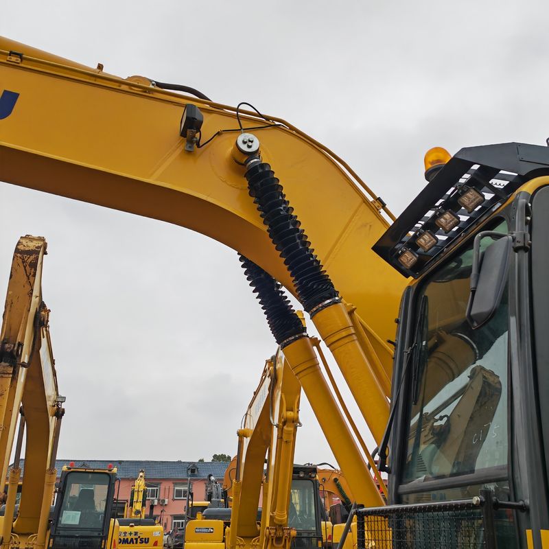 Màu gốc máy đào crawler cũ Komatsu pc240 bán với giá Leow