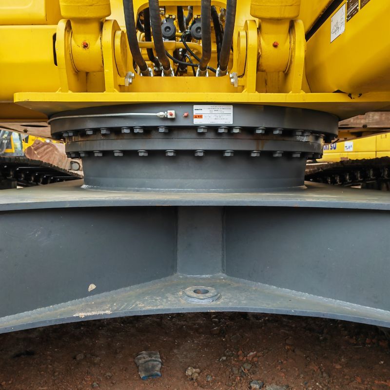 Màu gốc máy đào crawler cũ Komatsu pc240 bán với giá Leow