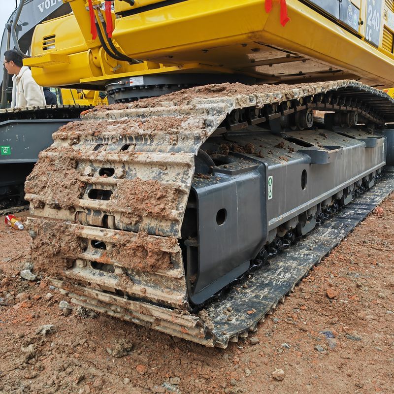 Màu gốc máy đào crawler cũ Komatsu pc240 bán với giá Leow