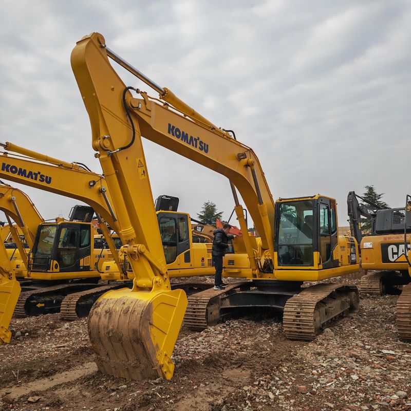 Trong kho máy đào lớn sử dụng KOMATSU PC220-8/NEW ARRIVAL II HAND KOMATSU PC220-8