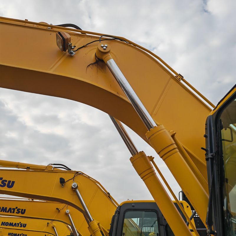 Trong kho máy đào lớn sử dụng KOMATSU PC220-8/NEW ARRIVAL II HAND KOMATSU PC220-8