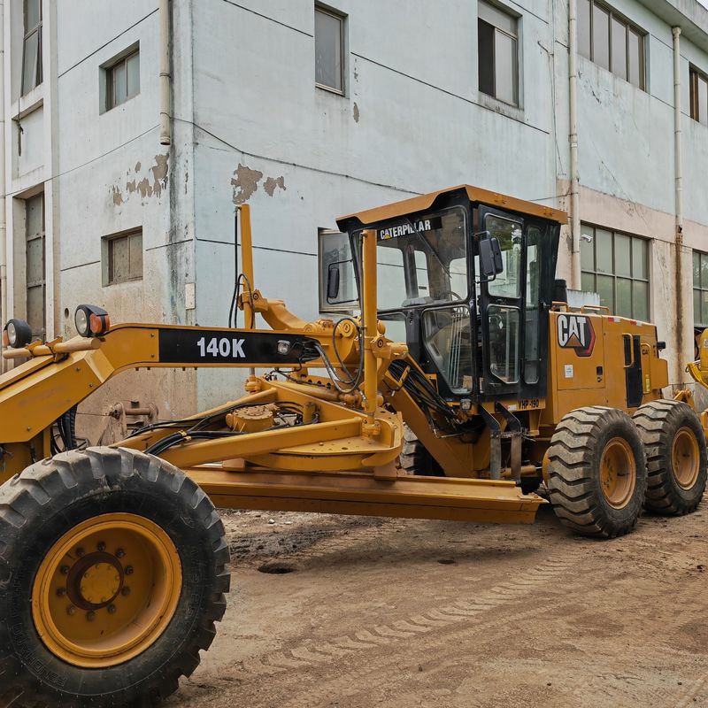 Máy khai quật cũ Caterpillar CAT140K máy cắt đường cũ Nhật Bản máy kéo trong tình trạng tốt