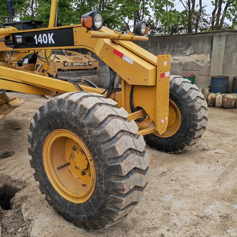 Máy khai quật cũ Caterpillar CAT140K máy cắt đường cũ Nhật Bản máy kéo trong tình trạng tốt