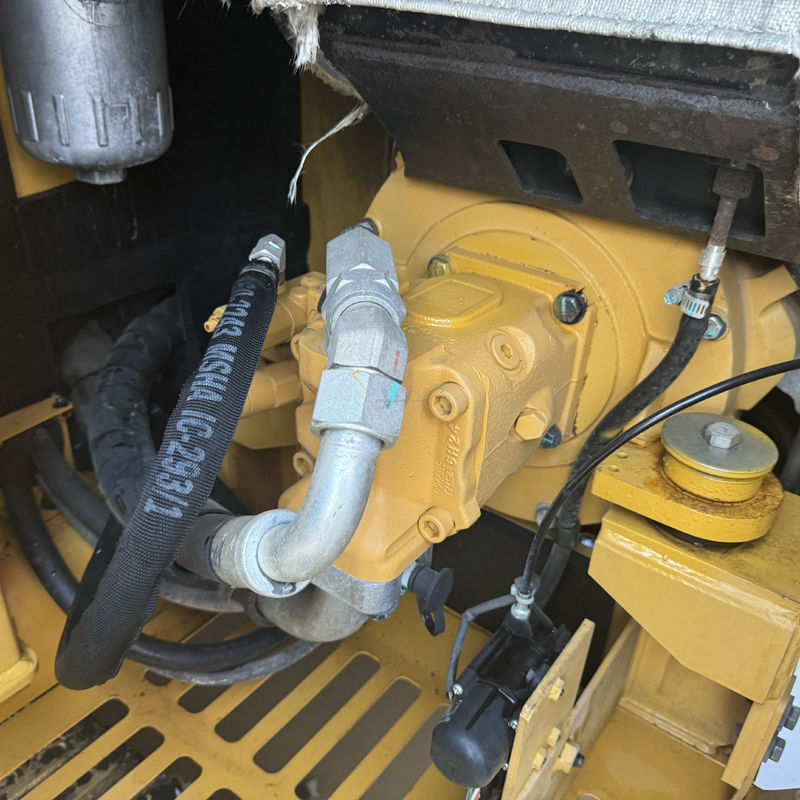 Máy đào cũ Hiệu suất làm việc cao Máy đào mini Caterpillar Máy di chuyển đất Cat 305.5e2 Với ngón tay cái thủy lực