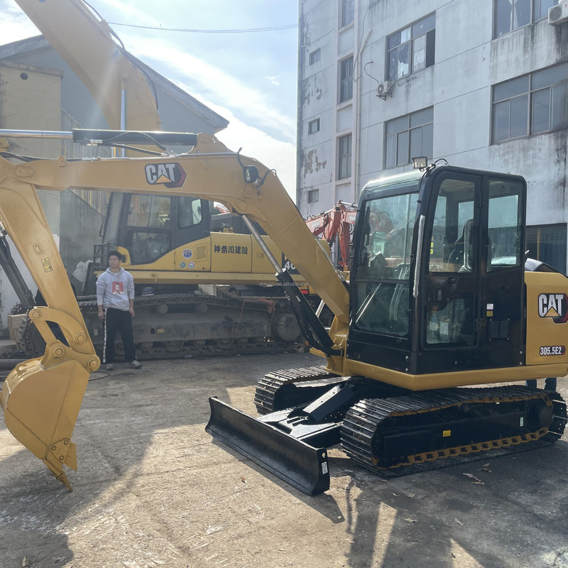 5 tấn máy đào cũ CAT305.5E với giá rẻ được bán tại Trung Quốc